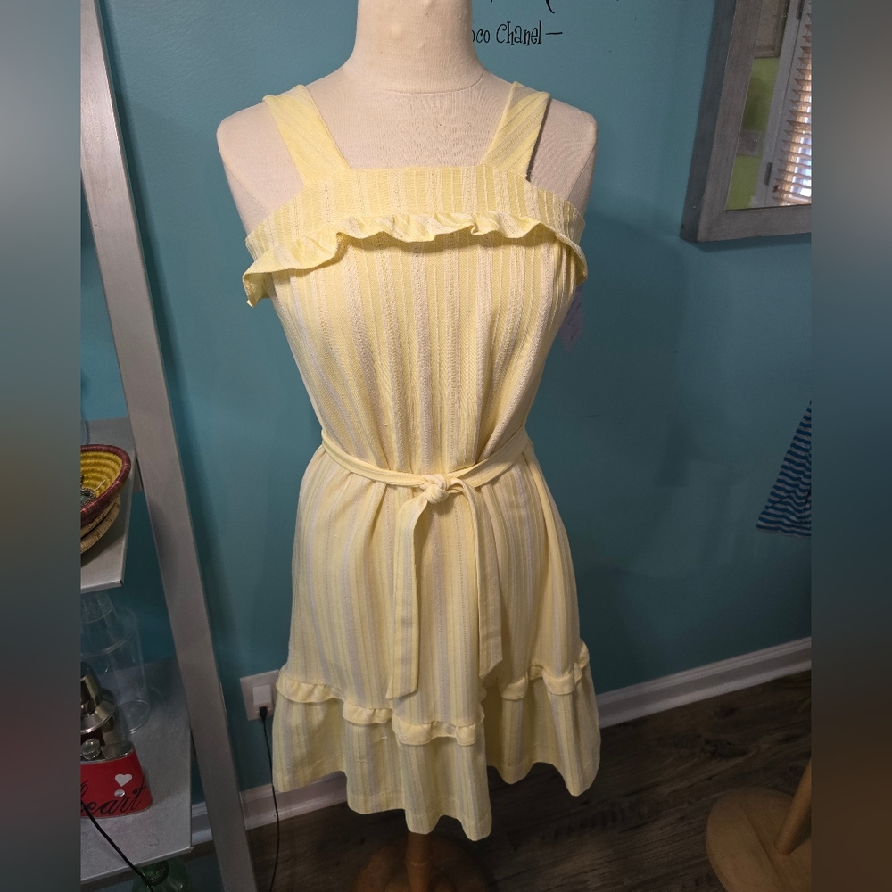 1960's Flirty Yellow Ruffle Sundress - Picture 4 of 5